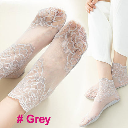 Boat socks with floral border