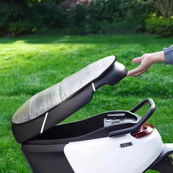 Heat-blocking motorcycle seat cover